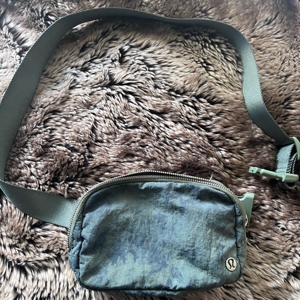 Forest/Olive green Lululemon Fanny bag